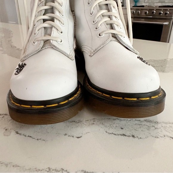 Dr Martens Vonda Floral Lace Up Boots - Picture 10 of 16